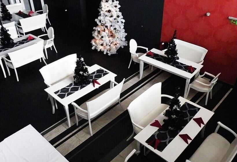 酒店 Black & White