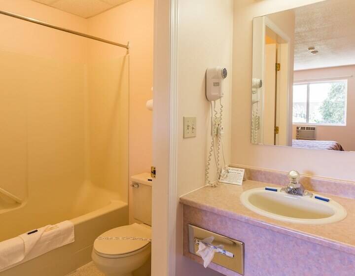 בית מלון כפרי Bon Voyage Inn