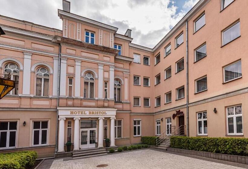 فندق Bristol