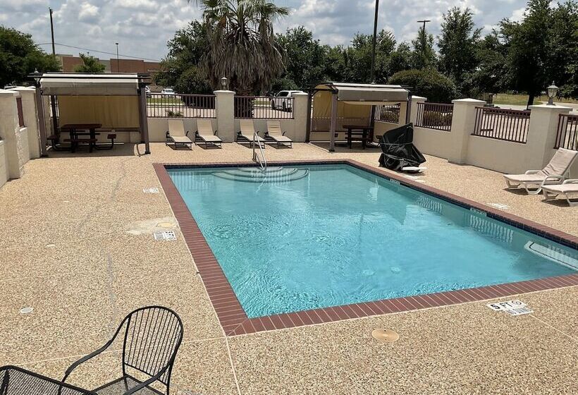 فندق Budget Host Inn And Suites Cameron