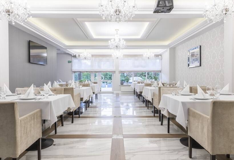 ホテル Bursztyn   Bernstein Spa & Wellness