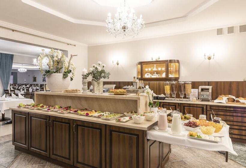 ホテル Bursztyn   Bernstein Spa & Wellness