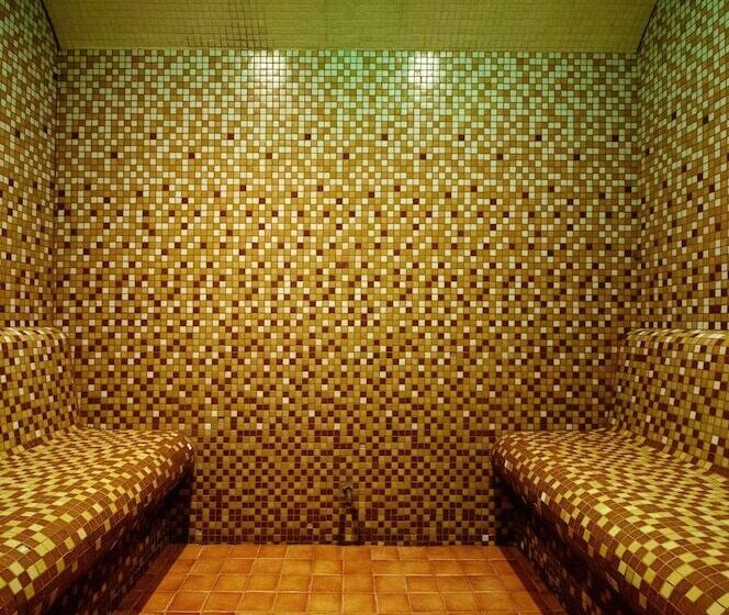 בית מלון כפרי Chopin Business&spa