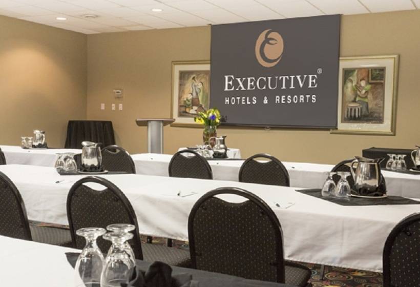בית מלון כפרי Days Inn & Suites By Wyndham Edmonton Airport