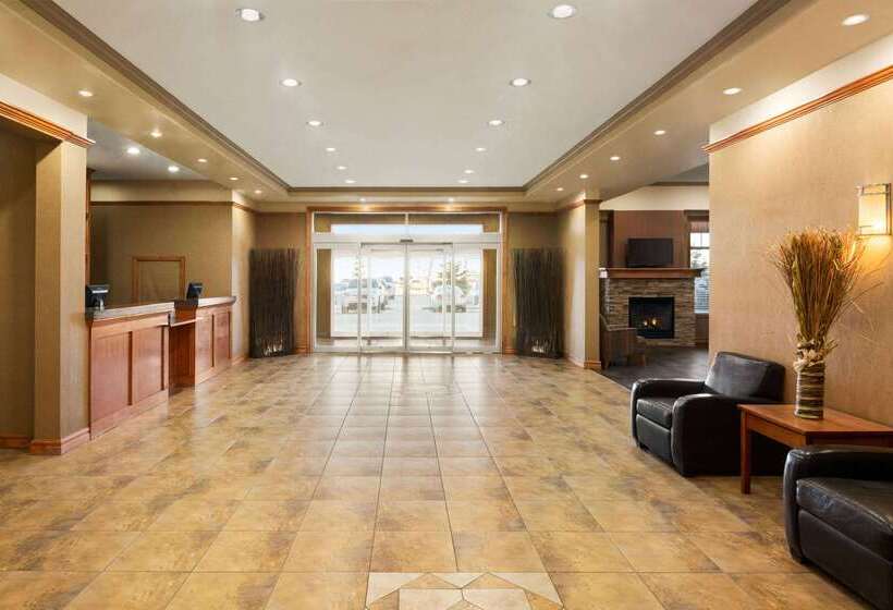 فندق Days Inn & Suites By Wyndham Edmonton Airport