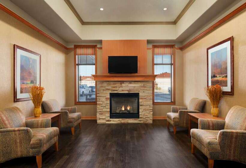 فندق Days Inn & Suites By Wyndham Edmonton Airport