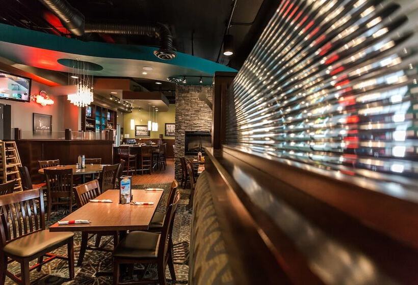 فندق Days Inn & Suites By Wyndham Edmonton Airport