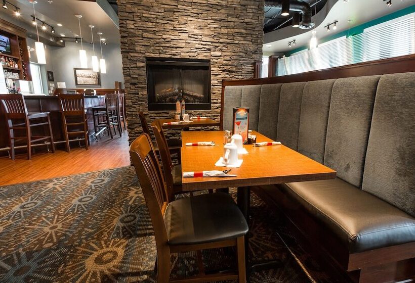 فندق Days Inn & Suites By Wyndham Edmonton Airport