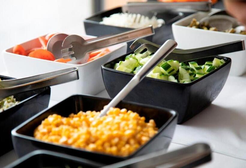 호텔 Der Reschenhof