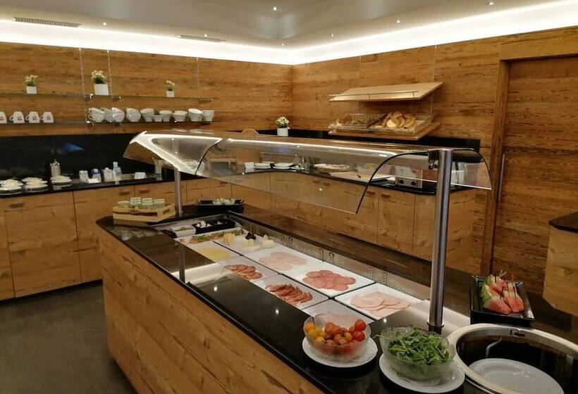 Отель Der Reschenhof