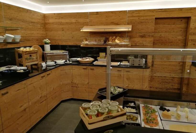 Отель Der Reschenhof