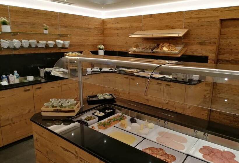 Отель Der Reschenhof