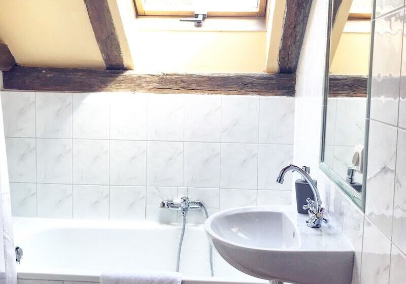 فندق Dworek Adamski