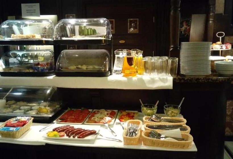 Отель Dworski Galaktyczny Park