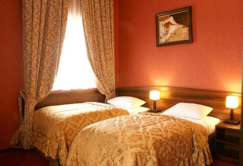 Отель Dworski Galaktyczny Park