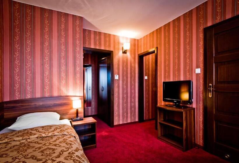 Отель Dworski Galaktyczny Park