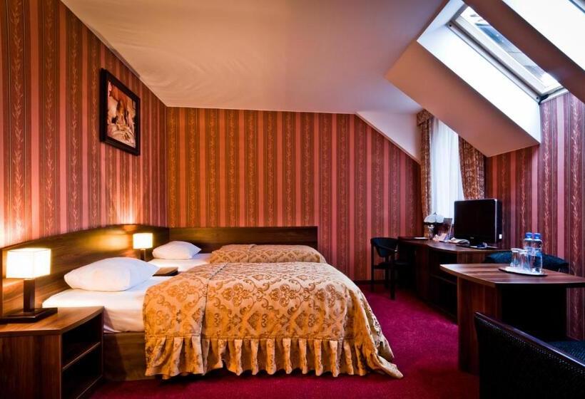 Отель Dworski Galaktyczny Park