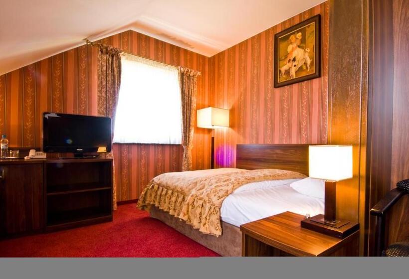 Отель Dworski Galaktyczny Park