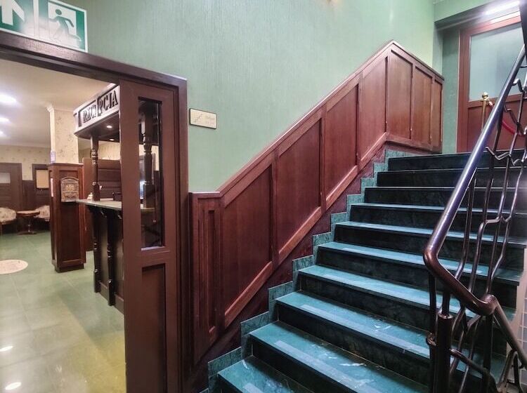 Отель Dworski Galaktyczny Park