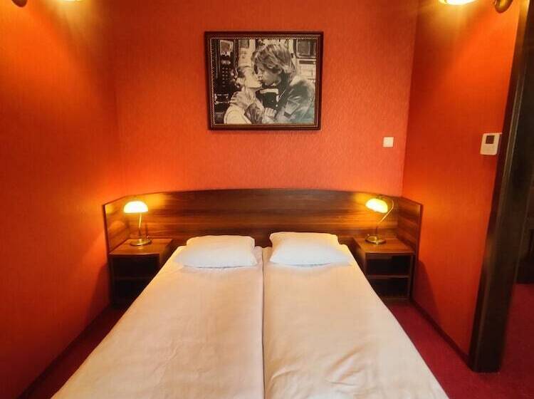 Отель Dworski Galaktyczny Park