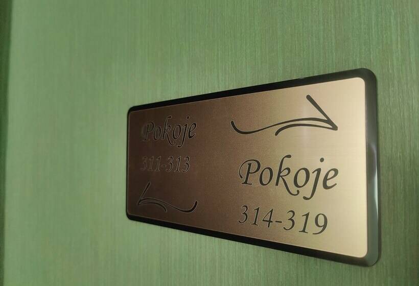 Отель Dworski Galaktyczny Park