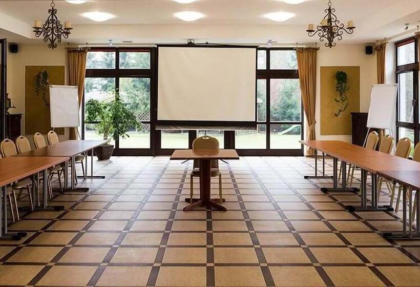 هتل Dwór Konstancin