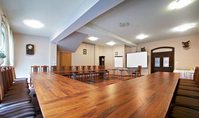 Отель Dwór Konstancin