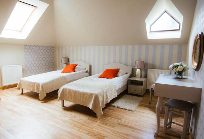 Отель Dwór Konstancin