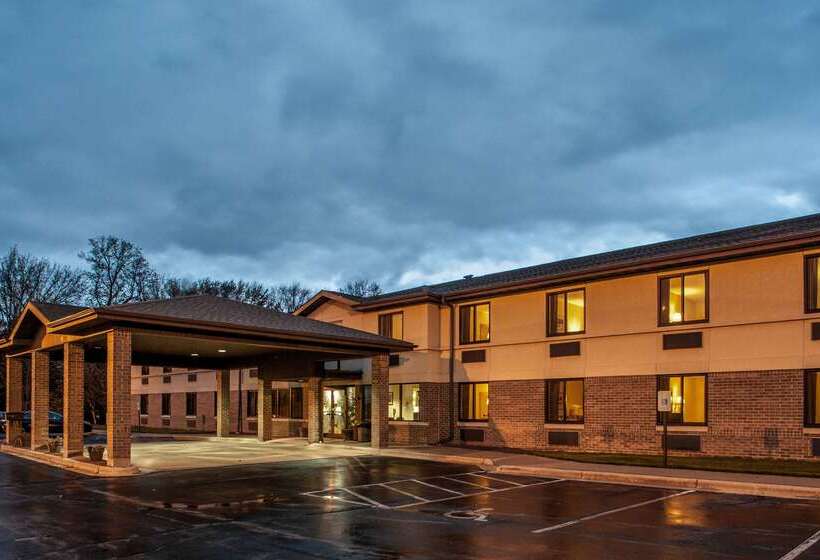 فندق Econo Lodge Inn & Suites