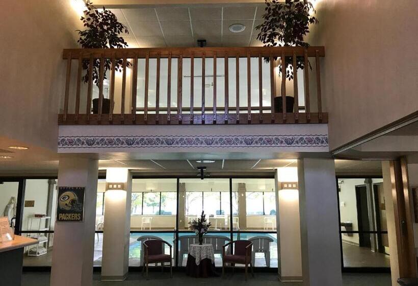 فندق Econo Lodge Inn & Suites