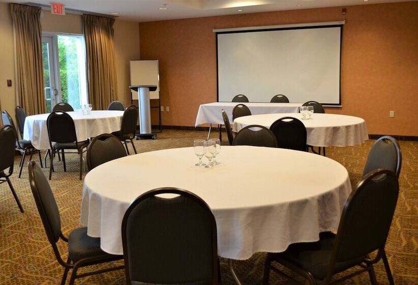 هتل Fairfield Inn & Suites By Marriott Sault Ste. Marie