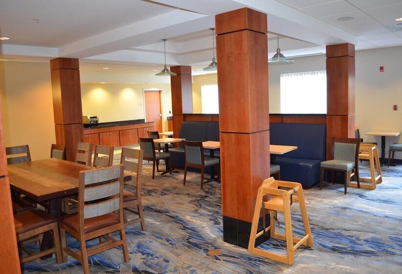 هتل Fairfield Inn & Suites By Marriott Sault Ste. Marie