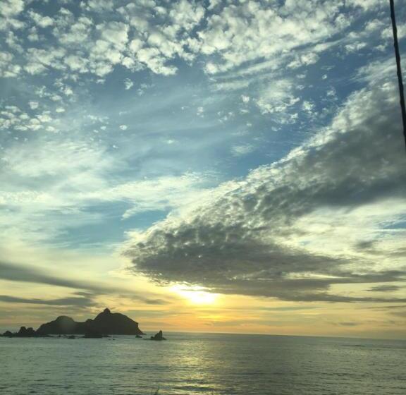 فندق Front Street Inn