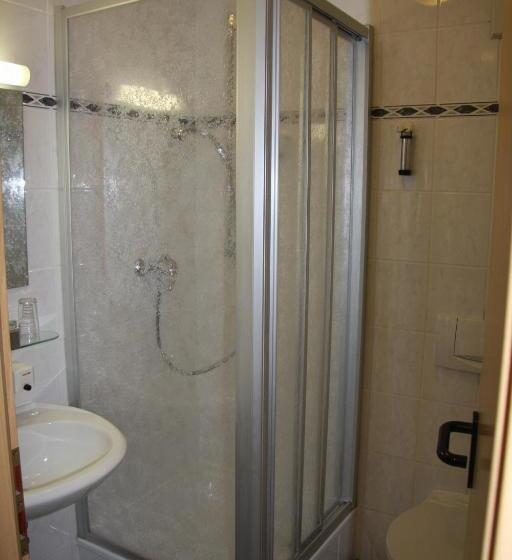 Отель Gasthof Gruner Wald