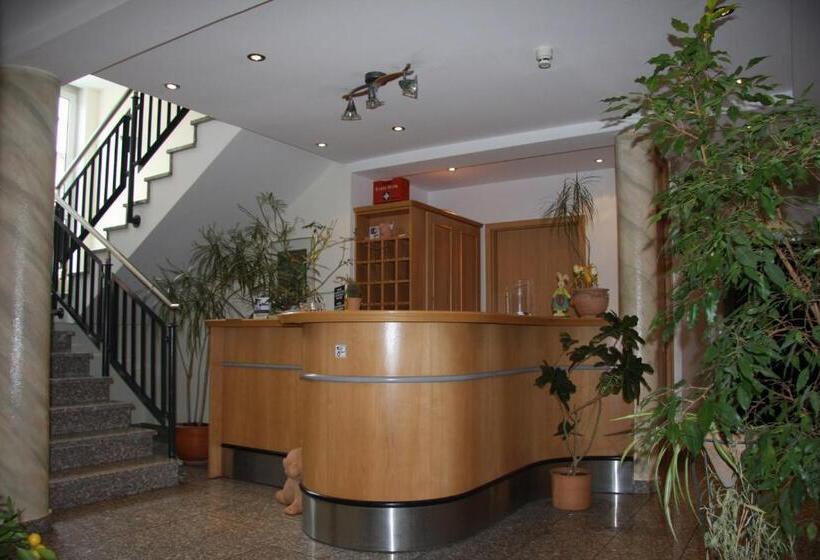 Отель Gasthof Gruner Wald