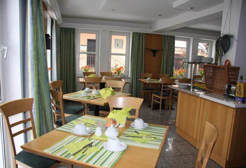 Отель Gasthof Gruner Wald