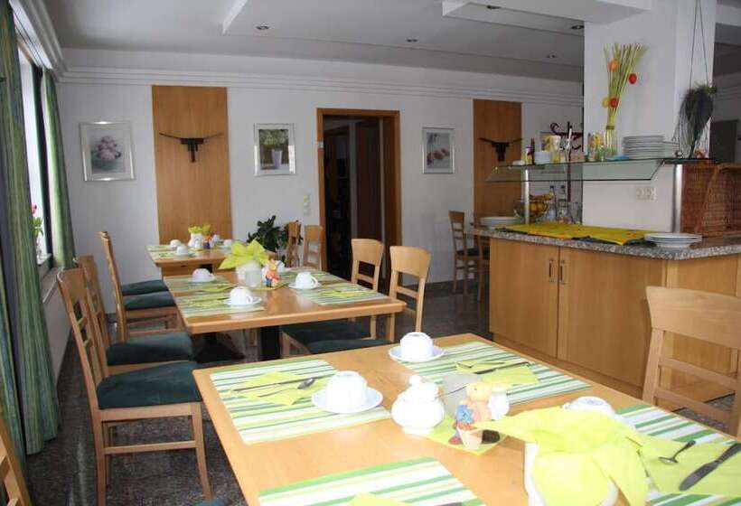 Отель Gasthof Gruner Wald