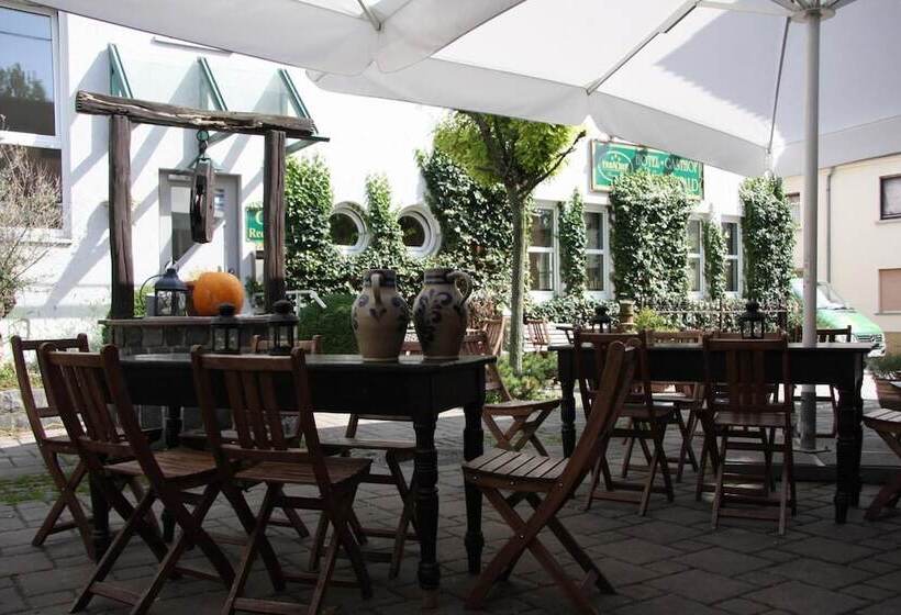 Отель Gasthof Gruner Wald