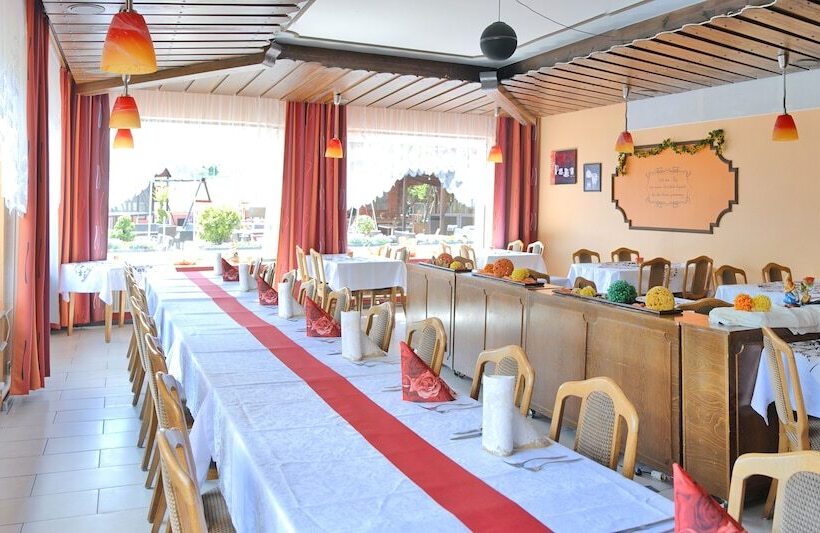 Отель Gasthof Pension Sonnenberg