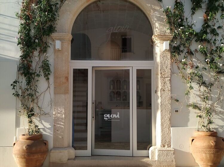 Отель Giovì Relais