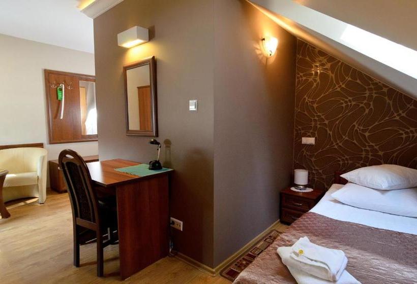 هتل Ik Gościniec Pod Sosnami Drzonków