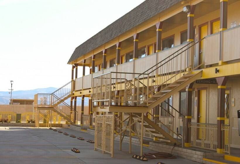 فندق Hawthorne's Best Inn