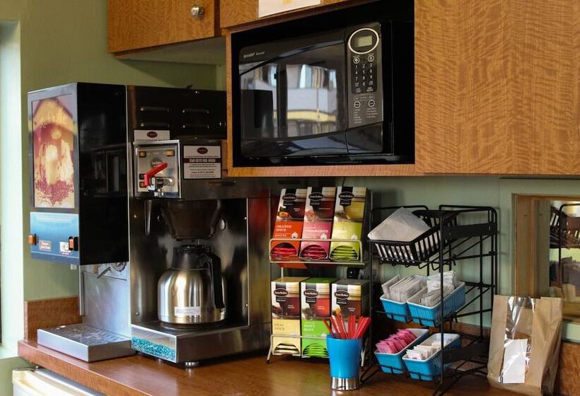 فندق Hawthorne's Best Inn