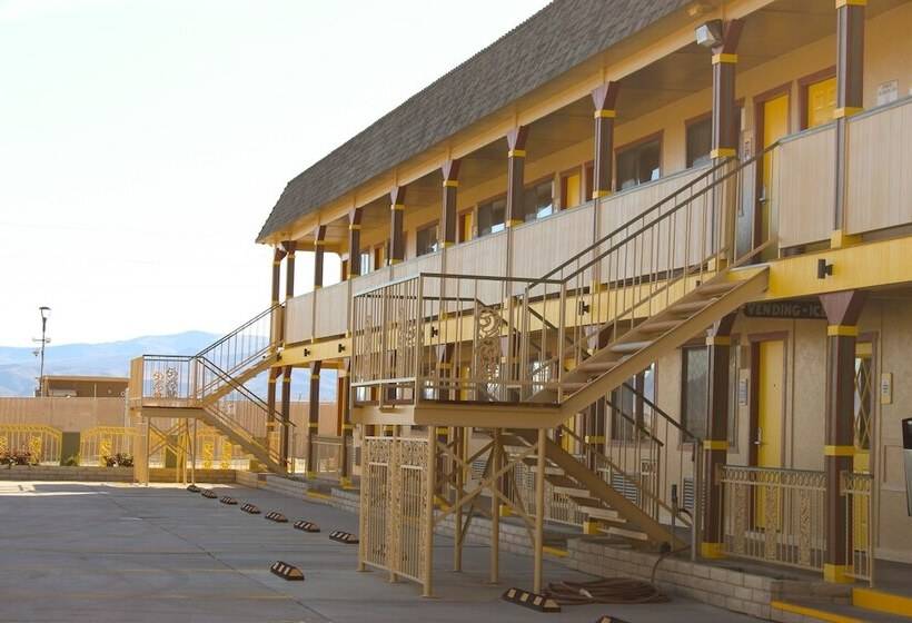 فندق Hawthorne's Best Inn