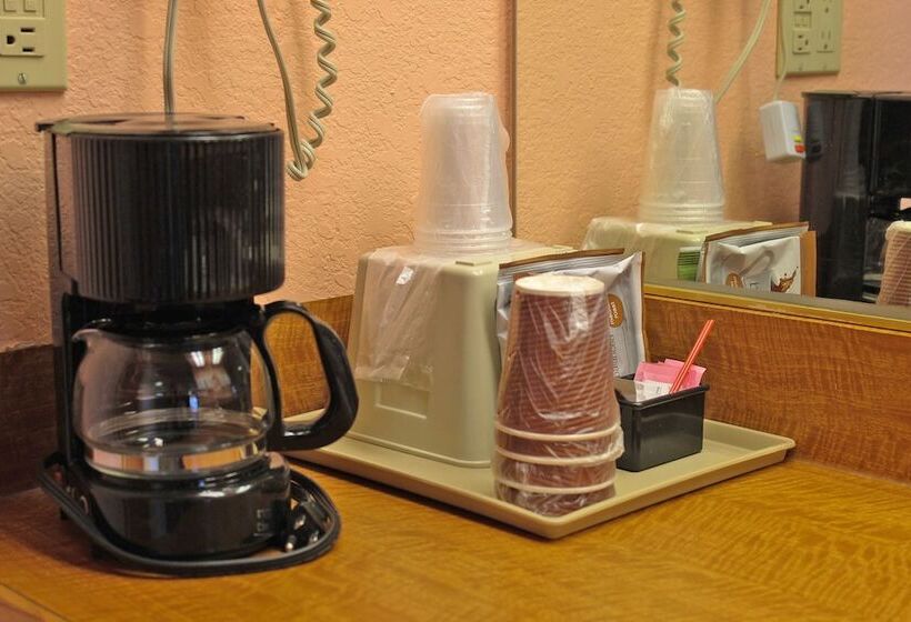 فندق Hawthorne's Best Inn