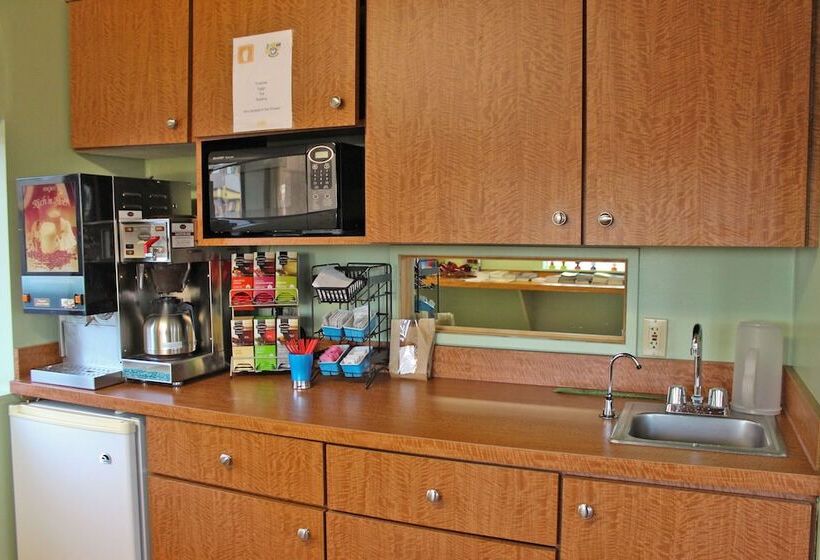 فندق Hawthorne's Best Inn