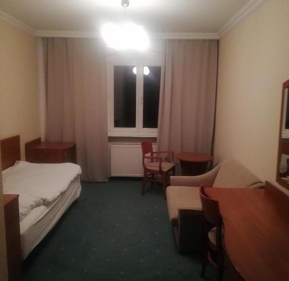 هتل Hostel Ratuszowy