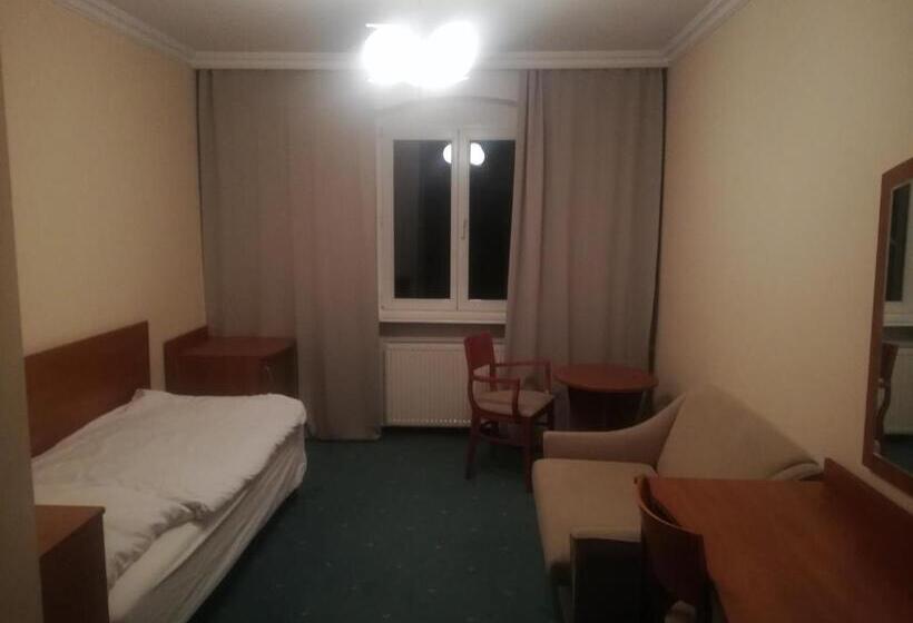 هتل Hostel Ratuszowy