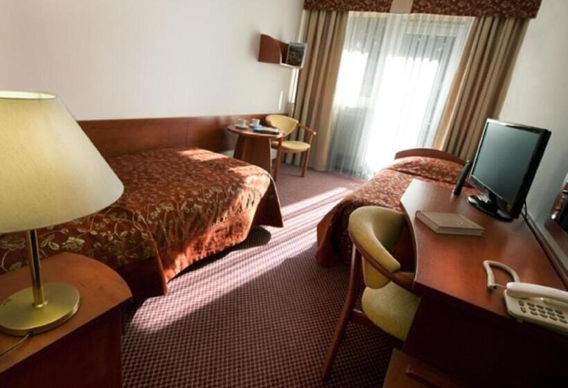 Отель Jantar Medical Spa