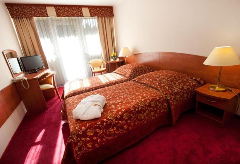 Отель Jantar Medical Spa